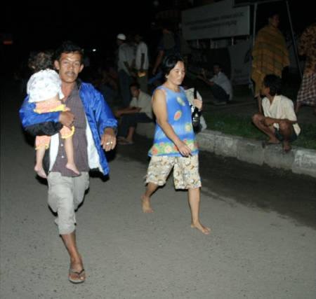 Le séisme en Indonésie aurait fait 1.000 à 2.000 morts