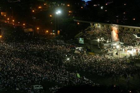Jean Paul II inhumé après un hommage mondial