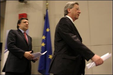 La ratification de la Constitution européenne va se poursuivre