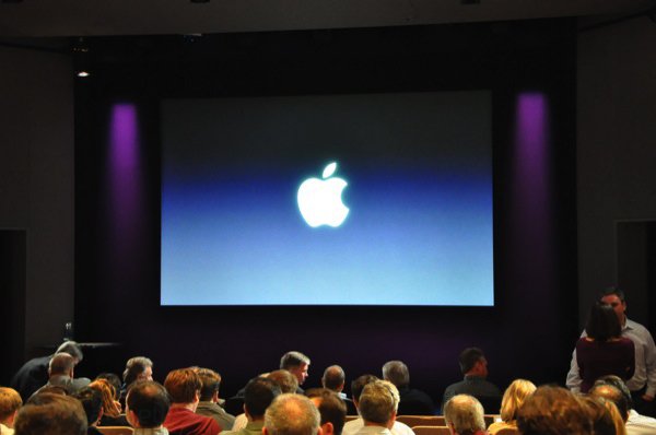 Apple Laptop Event  : brick ou pas brick ?